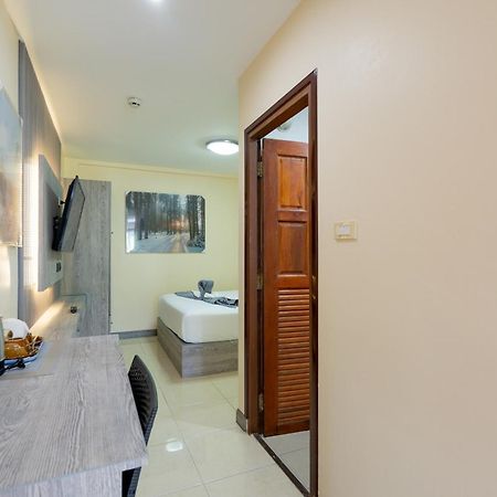 Square One Hotel Patong Exteriör bild