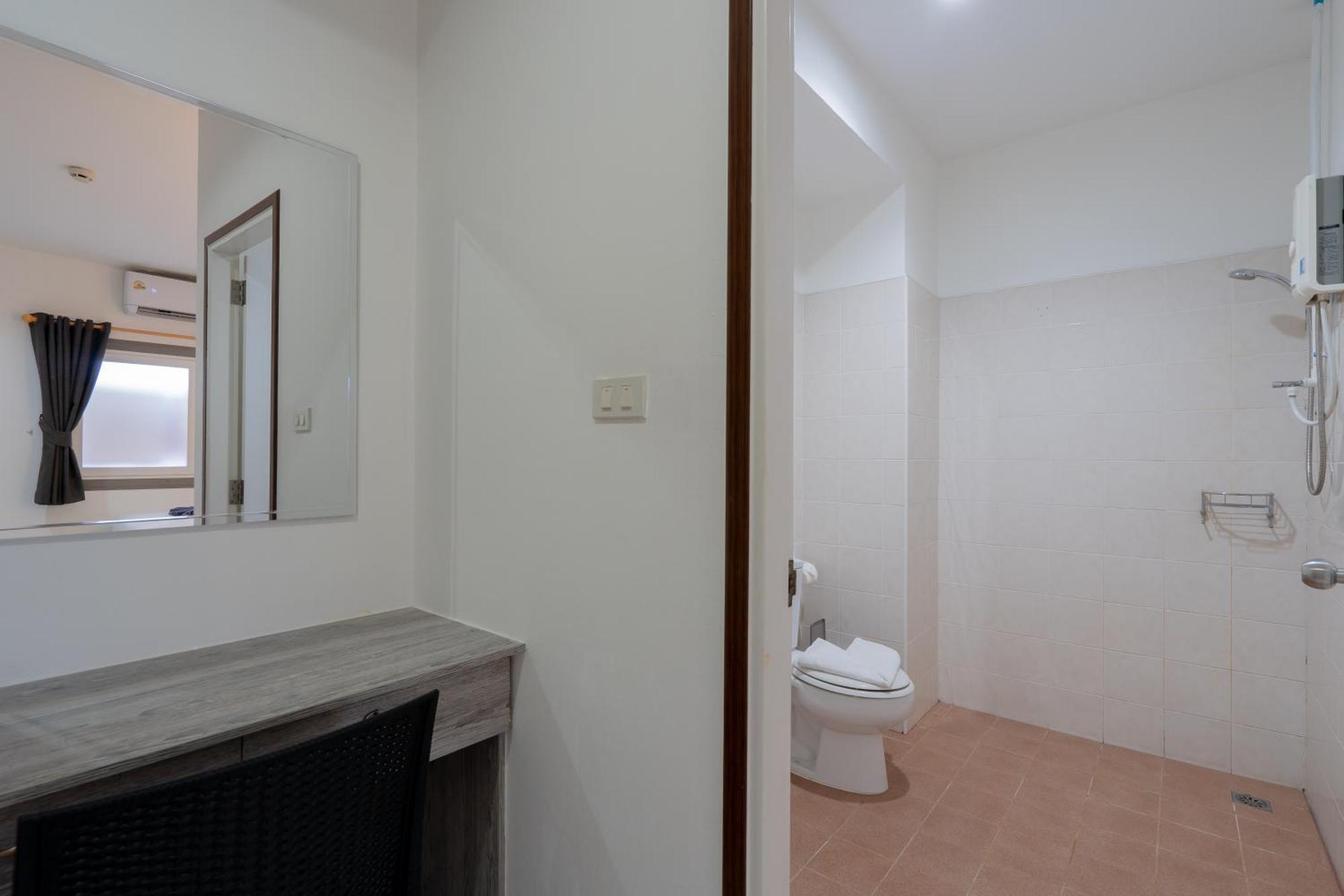 Square One Hotel Patong Rum bild