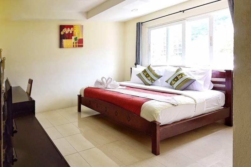 Square One Hotel Patong Exteriör bild